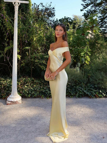 Abito da sposa a sirena con spalle scoperte e gonna svasata