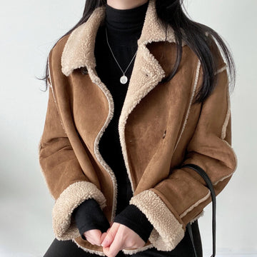 Giacca donna effetto shearling con collo ampio e bottoni