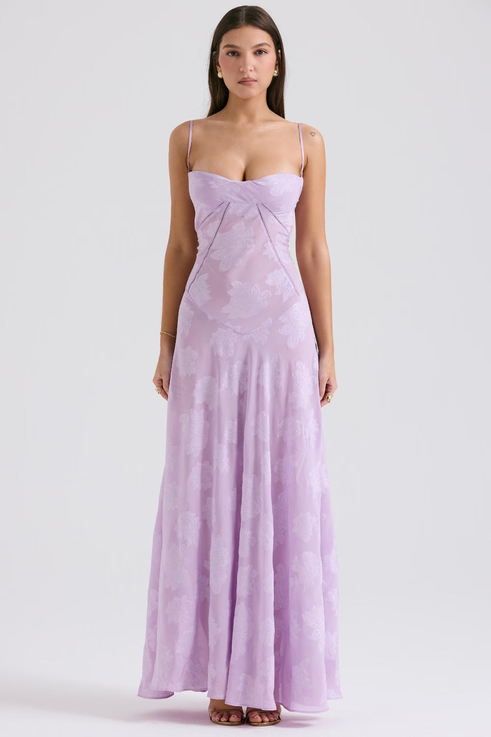 Abito lungo da donna con pizzo e schiena allacciata