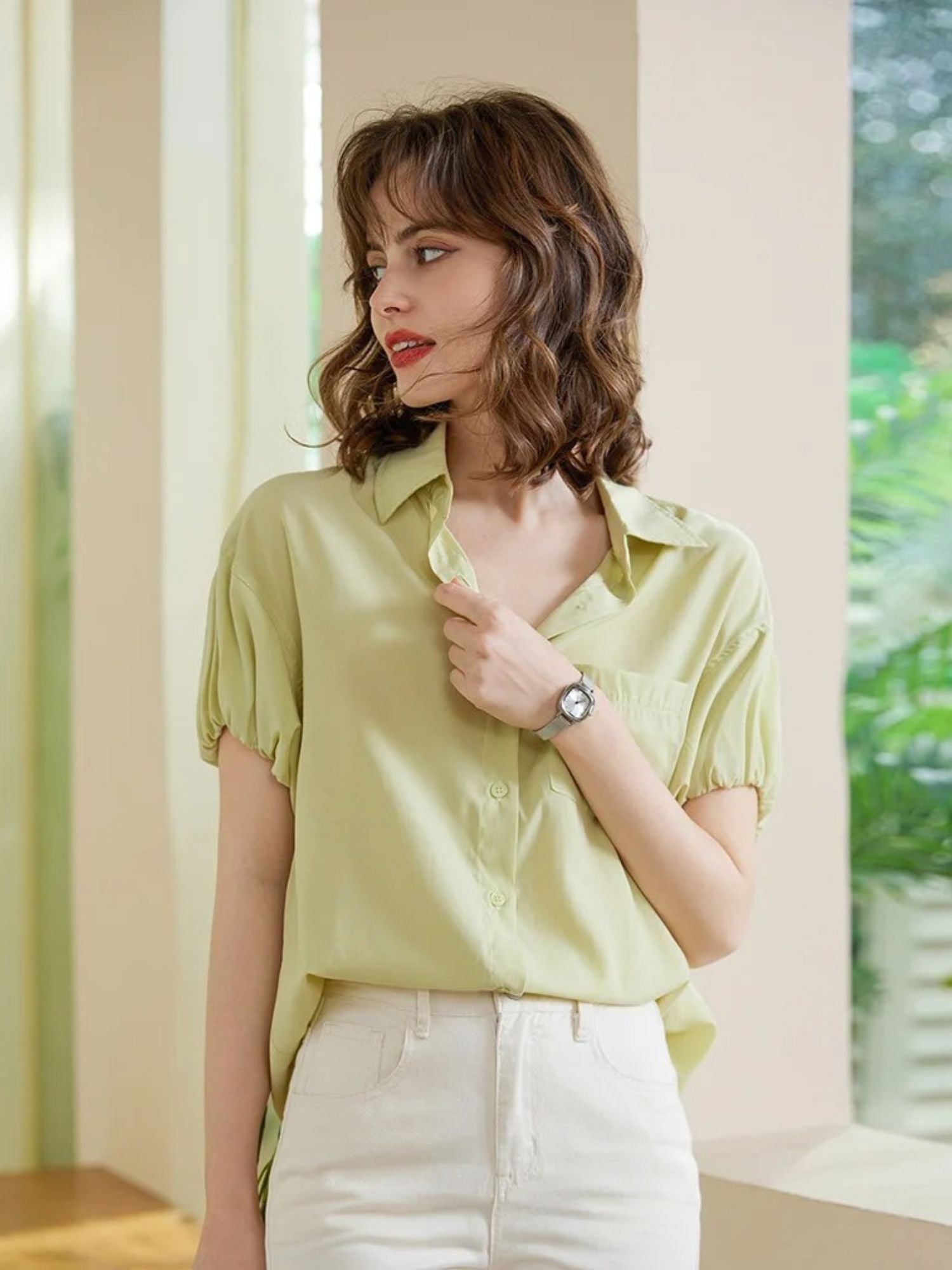 Camicia donna corta con ricamo floreale
