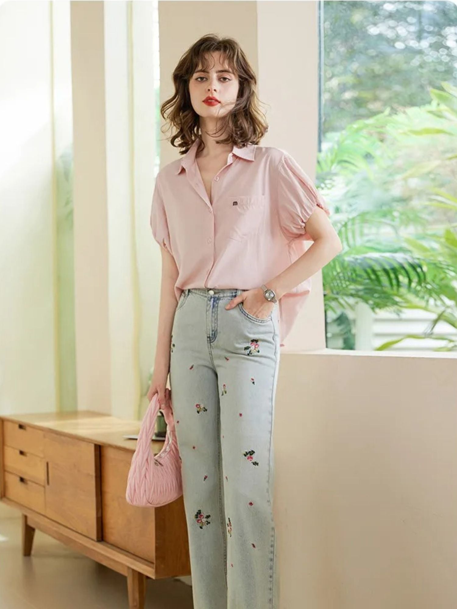 Camicia donna corta con ricamo floreale