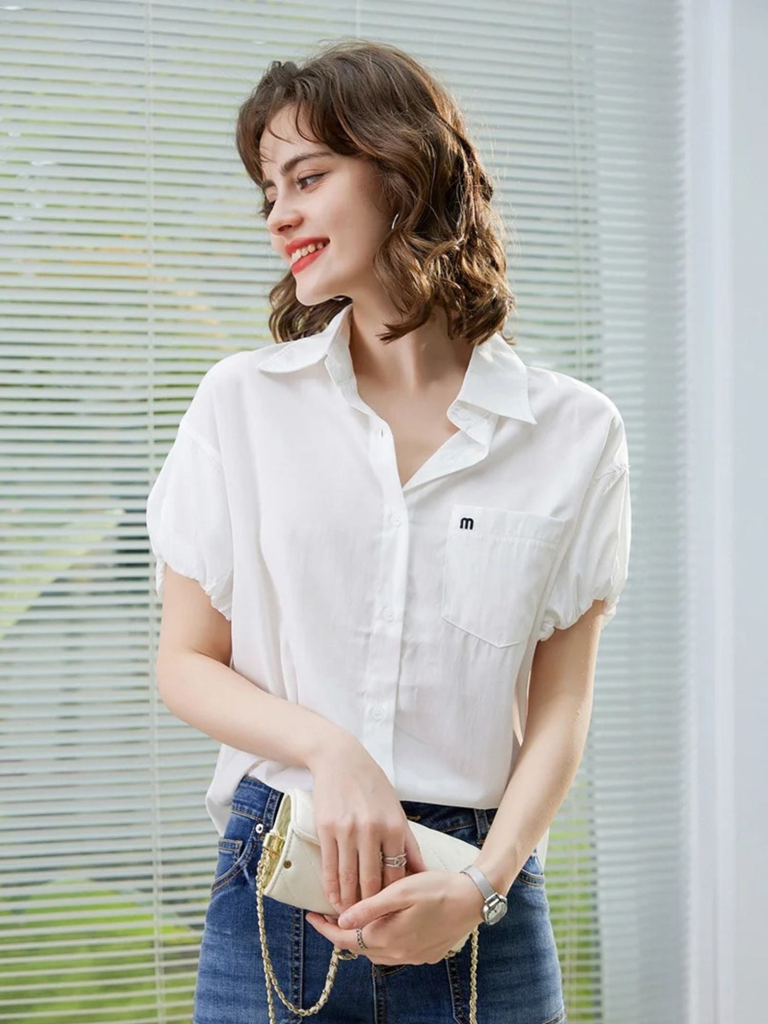 Camicia donna corta con ricamo floreale