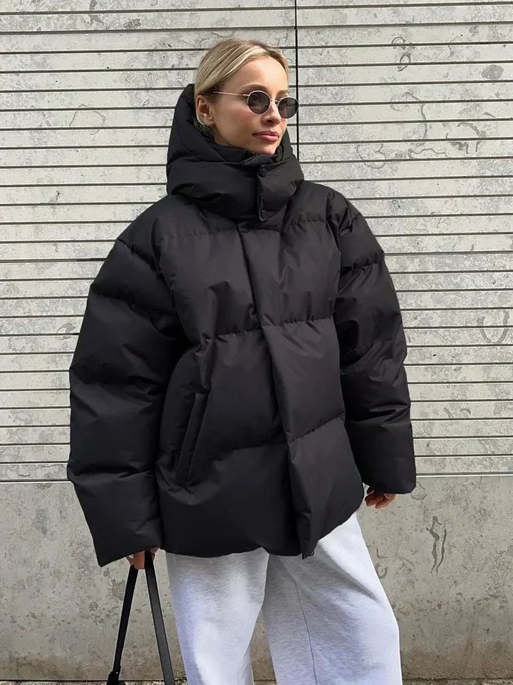 Piumino donna oversize con zip frontale