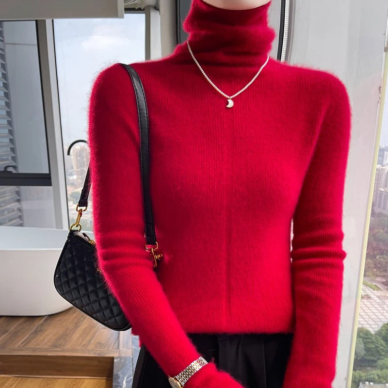 Maglione donna a collo alto con linea affusolata