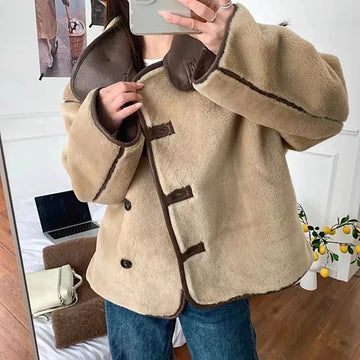 Giacca donna effetto shearling con chiusura a bottoni